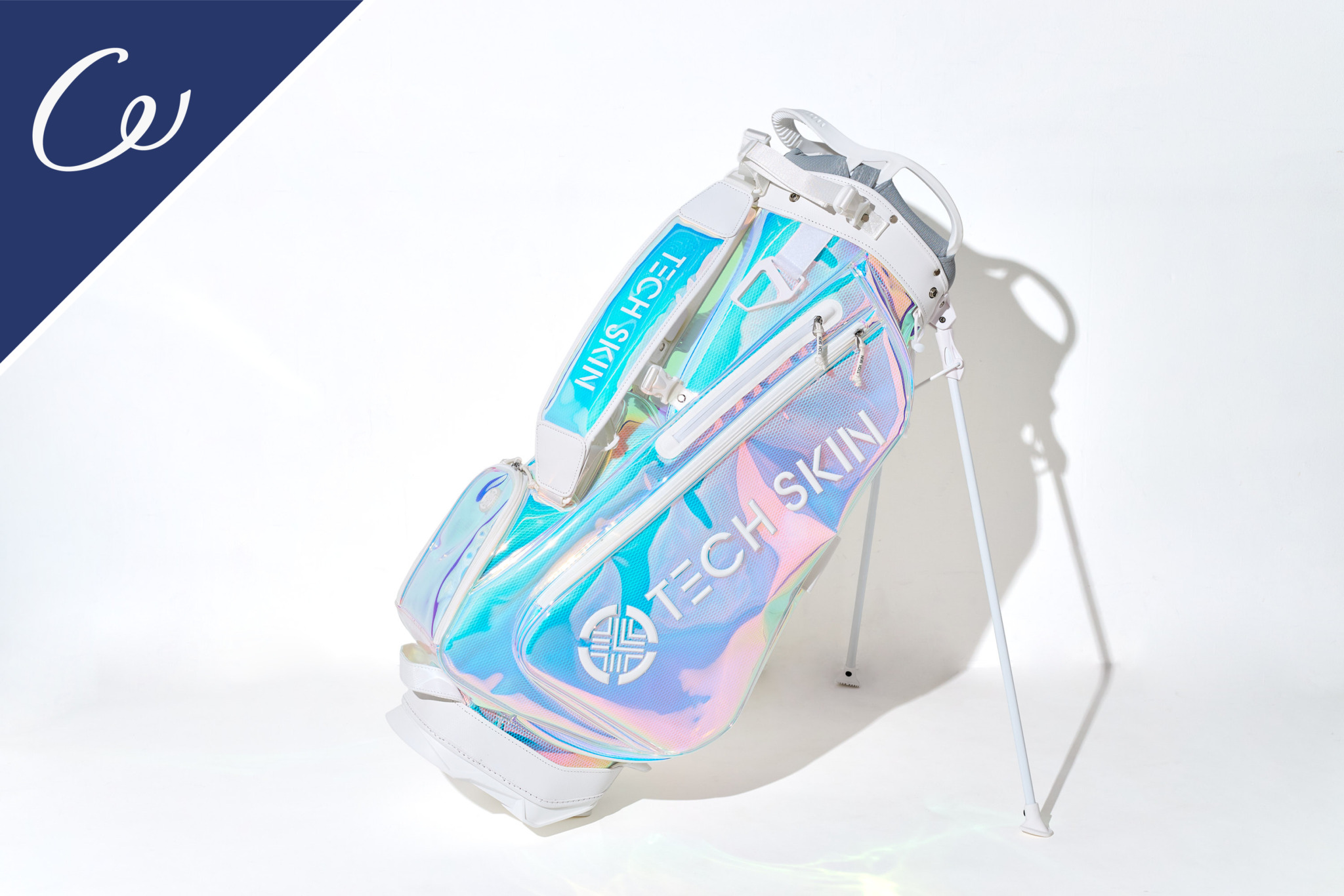ホログラムがまぶしい！「どこのキャディバッグ？」と聞かれるTECHSKIN
