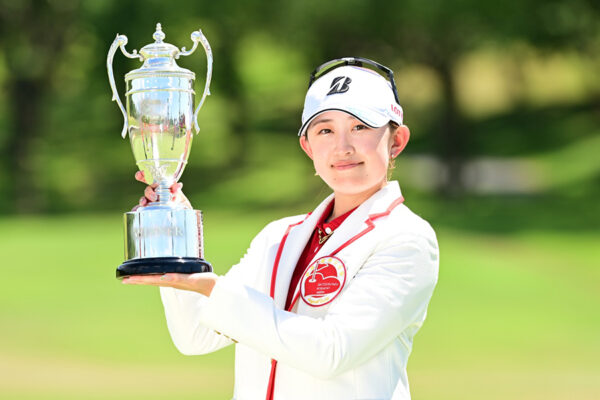 19歳・加藤麗奈がJLPGAツアー初優勝　通算22アンダーで刻んだ新記録