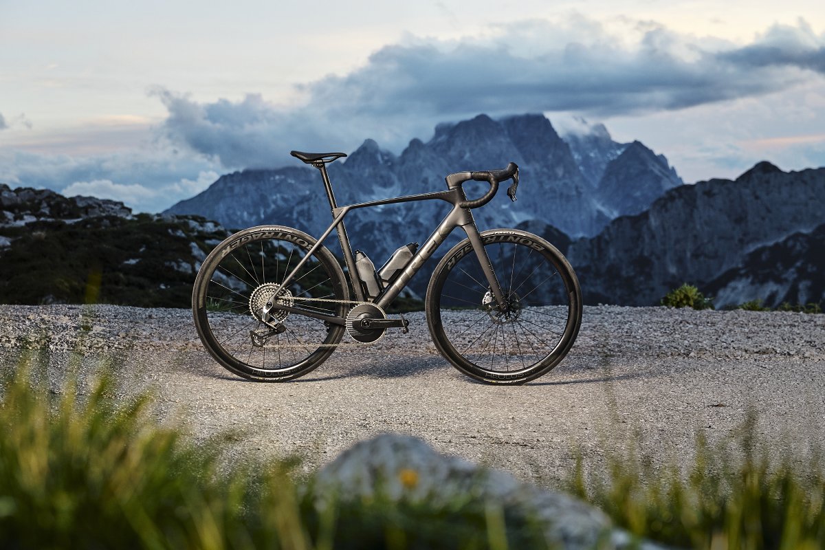 トレック IsoSpeedなき新型ドマーネGen5発表 35mmタイヤと新設計で快適性を再定義｜TREK