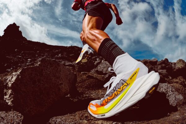 HOKAのトレイルレーシング「Tecton X 4」が8月21日発売。シリーズ史上最軽量で新プラットフォームを搭載
