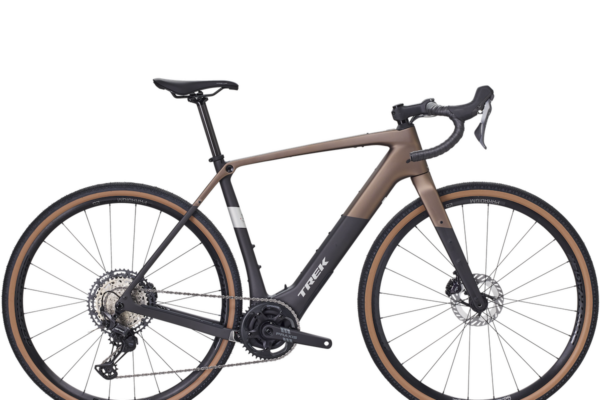 トレックのグラベルe-bike「Checkpoint+ SL 5」に自然に溶け込む新色ブロンズが追加｜TREK