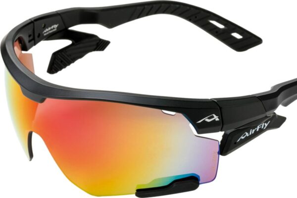 「ノーズパッドのないスポーツサングラス」に新たなフラッグシップ「AF-30X」登場｜AirFly