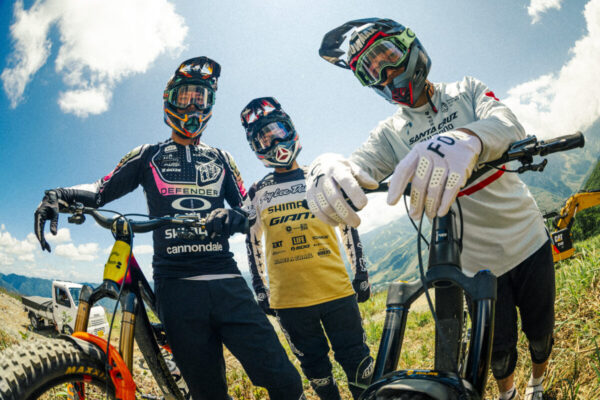 シマノ “ELEMENT” 始動── 日本MTBシーンを代表する4名が魅せる、走る理由｜SHIMANO