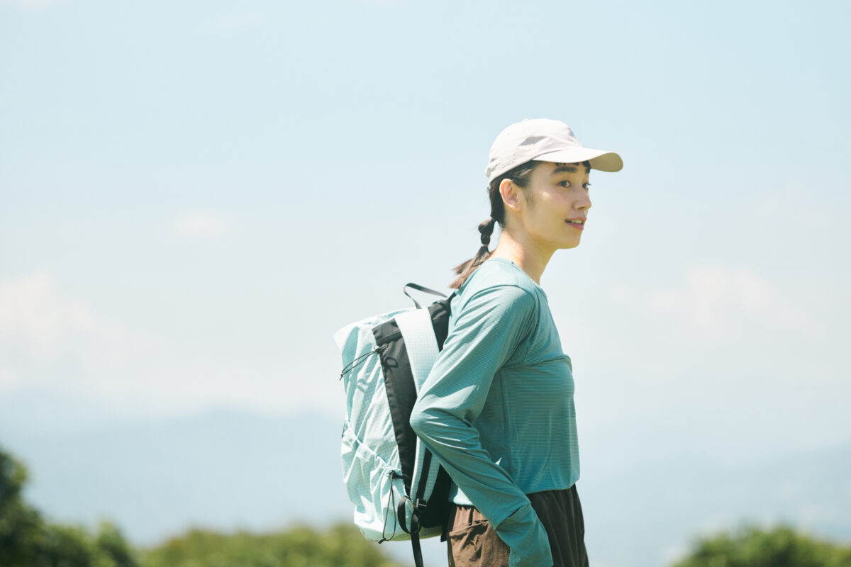 「GOOD FAR」のウエアで、暮らしのすぐそばにある自然のなかに。
