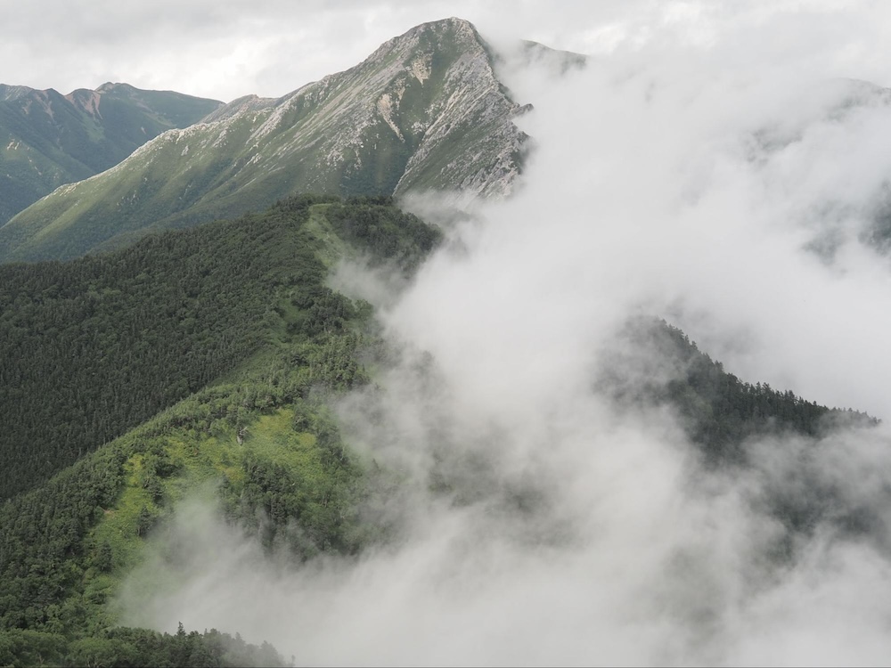 手放して、初めて見える景色。登山と人生の軽量化