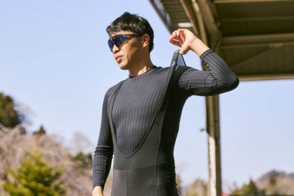 パールイズミ 15℃対応の針抜き素材で肌離れを高めた「ウォームフィット ドライ アンダー」｜PEARL iZUMi