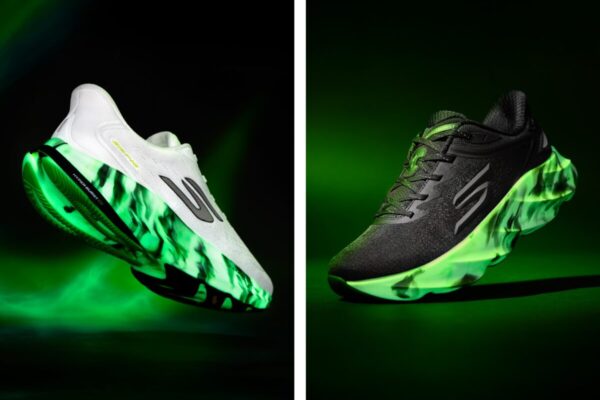 スケッチャーズが蓄光アウトソールの「AERO Glow in the Dark シリーズ」を発売。AERO BurstとAERO Sparkに秋限定の蓄光加工
